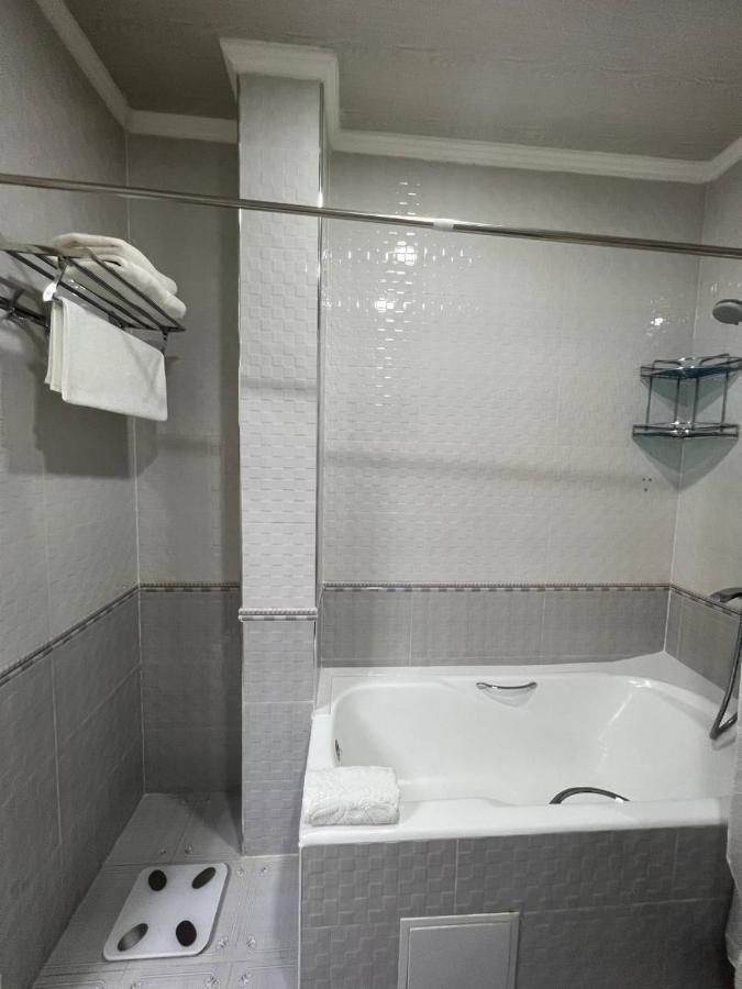 Hotel Afrosiyob Qarshi Εξωτερικό φωτογραφία